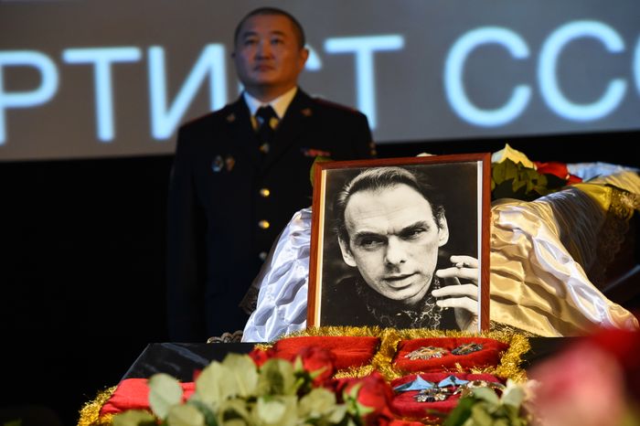 Прощание с актером Алексеем Баталовым в Доме кино в Москве