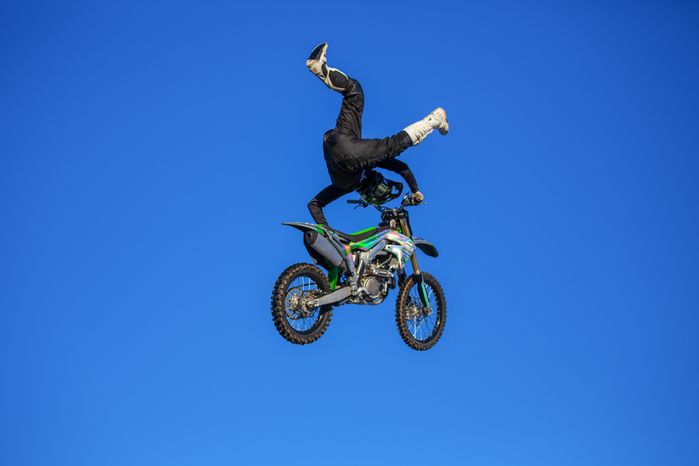Зимний фристайл-мотокросс от команды FMX13 в Одинцово
