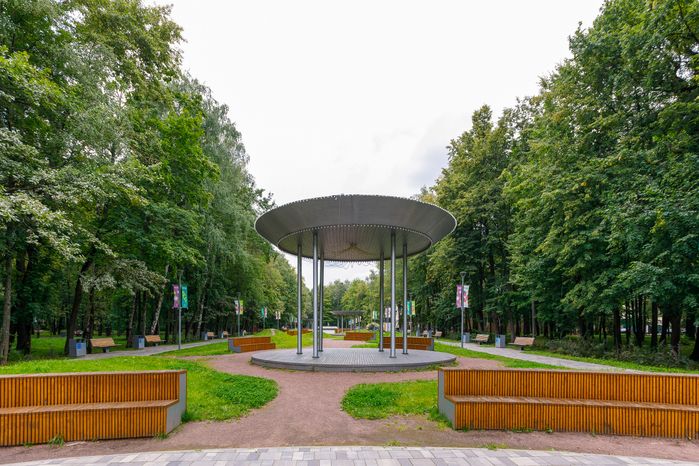 Парк имени Л.Н. Толстого в Химках летом