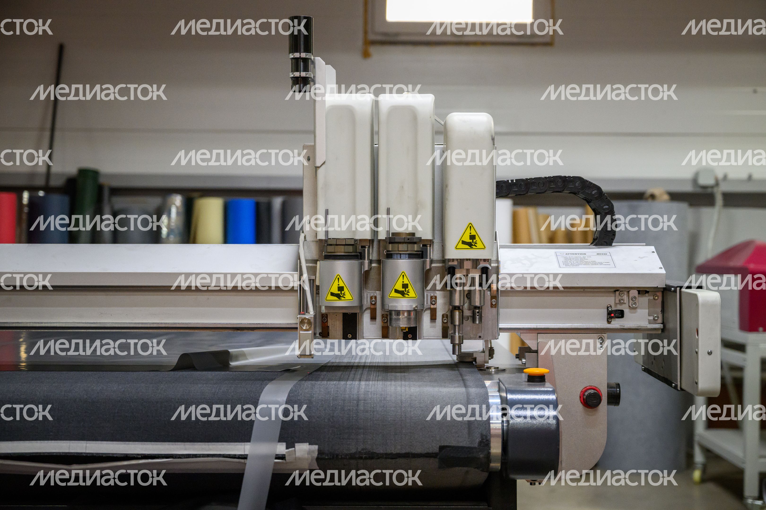 Производство продукции из экокожи на заводе ГК «ПЛАСТИК ОН ЛАЙН» в Красноармейске Производство продукции из экокожи на заводе ГК «ПЛАСТИК ОН ЛАЙН» в Красноармейске