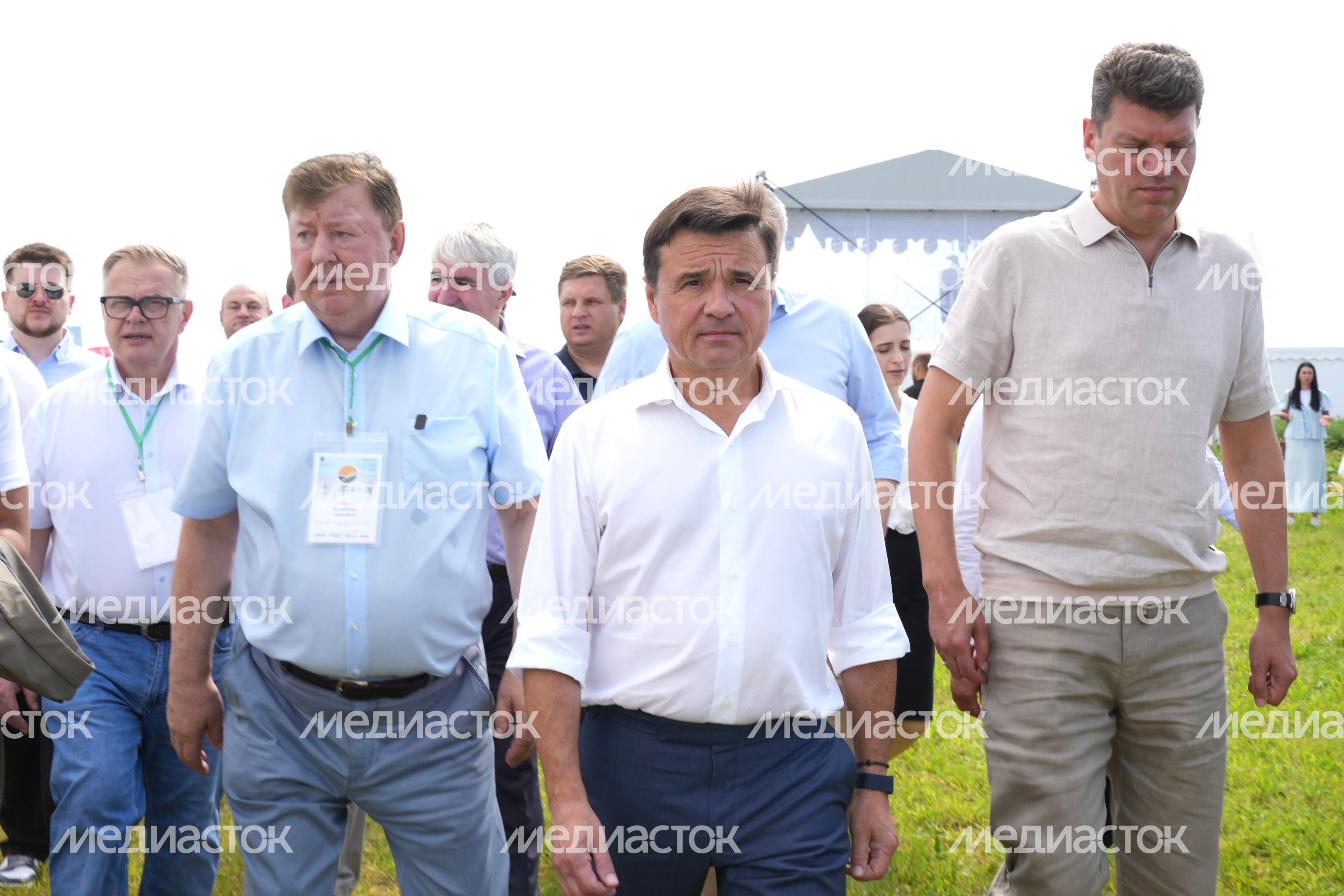 Андрей Воробьев посетил агропромышленную выставку "День поля Московской области"