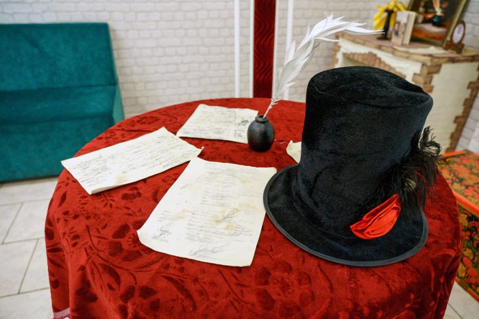 Выставка Лиги мастеров Домодедово «Пушкин. Когда оживают страницы» в городской библиотеке