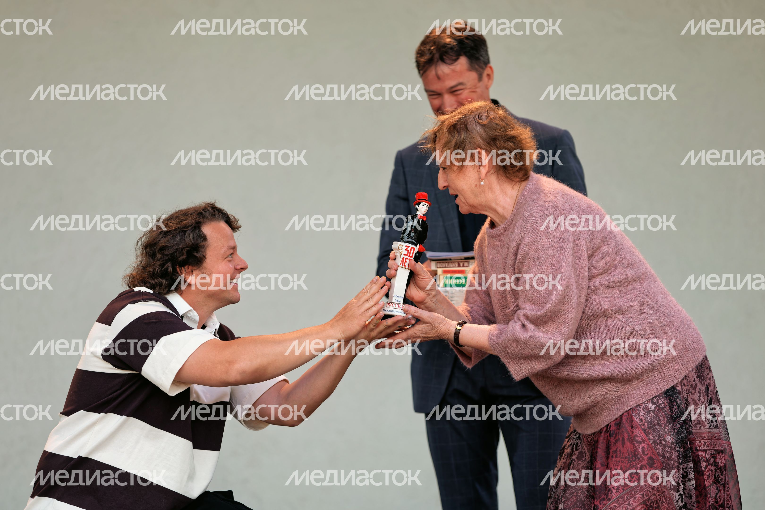 Актер Сергей Друзьяк вручил награду победителям XXX Театрального фестиваля «Русская классика»