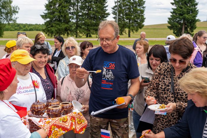 Гастрономический фестиваль «Каша из топора на полях Бородина» на Бородинском поле Можайского округа