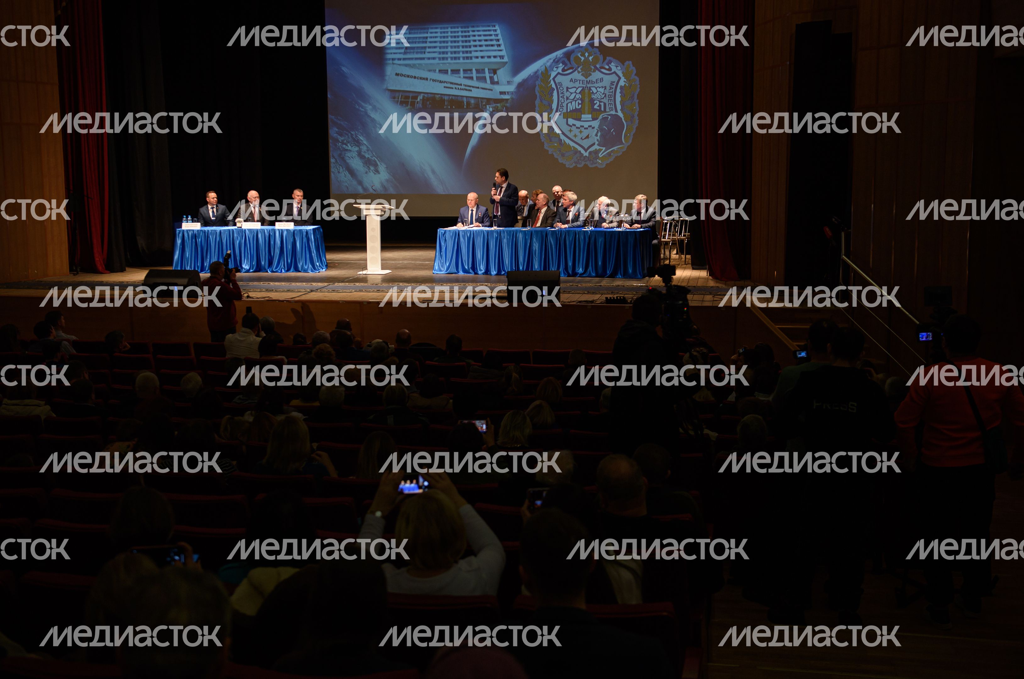 Торжественная встреча космонавтов и астронавтов 67-й длительной экспедиции на МКС