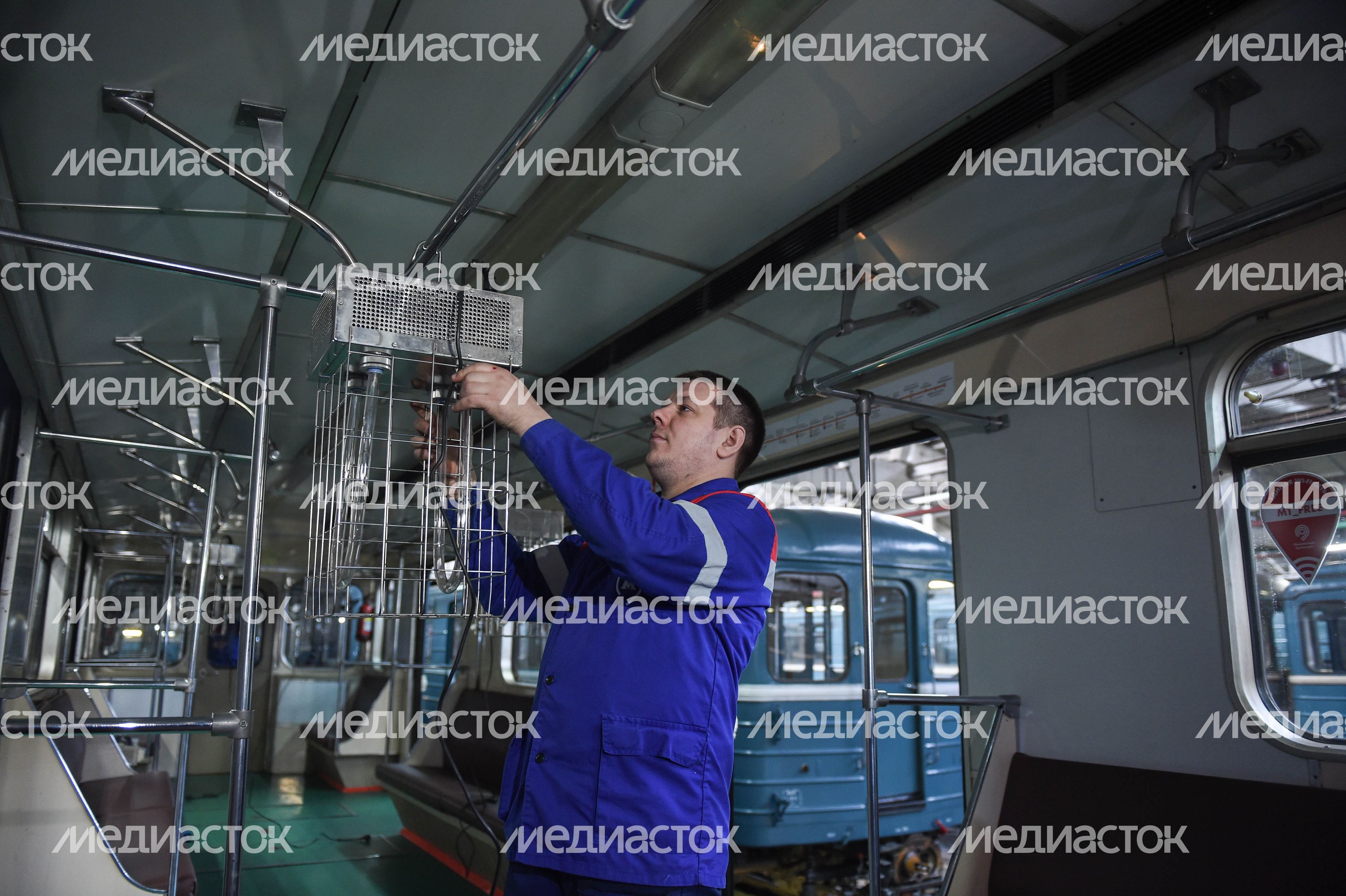 Кварцевание и мытье вагонов метро