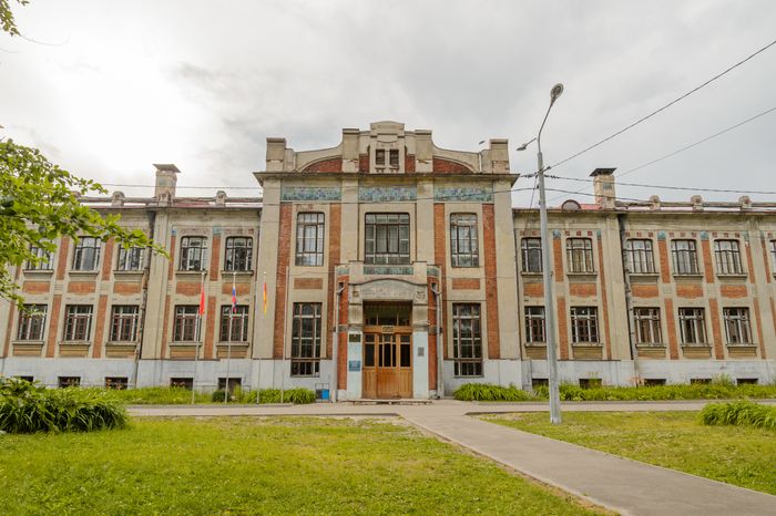 Здание начального училища