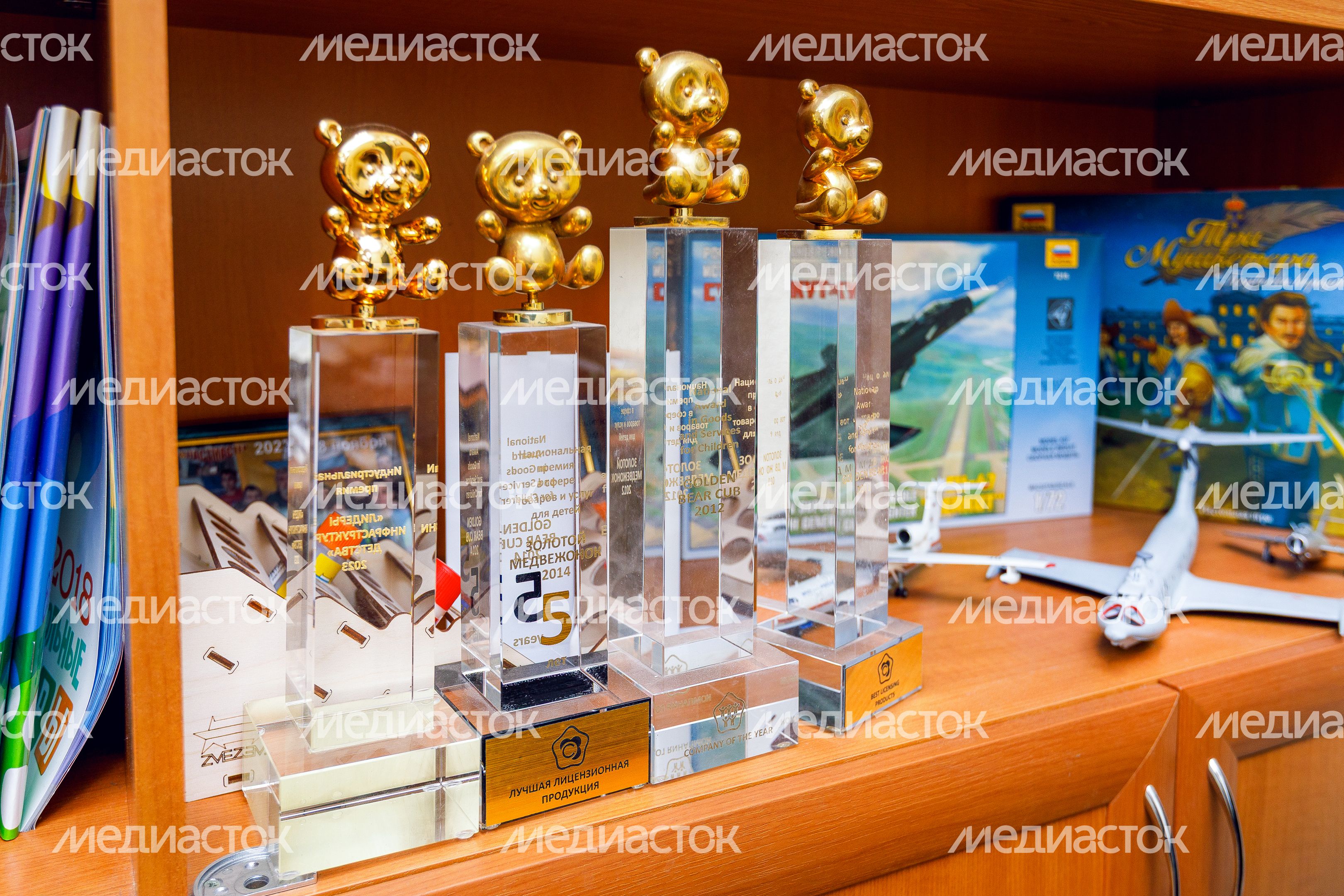 Производство игрушек и сборных моделей на лобненском предприятии "Звезда" Производство игрушек и сборных моделей на лобненском предприятии "Звезда"