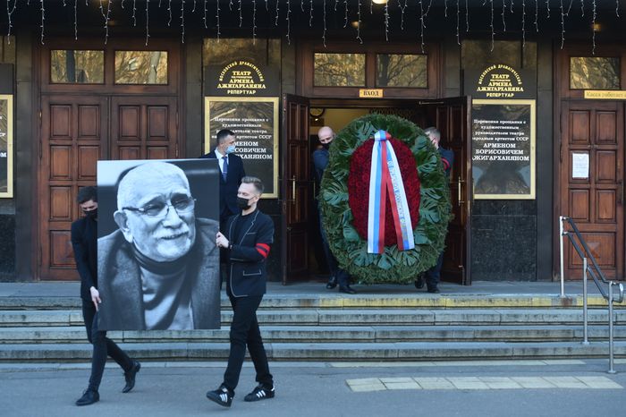 Церемония прощания с Арменом Джигарханяном в Москве