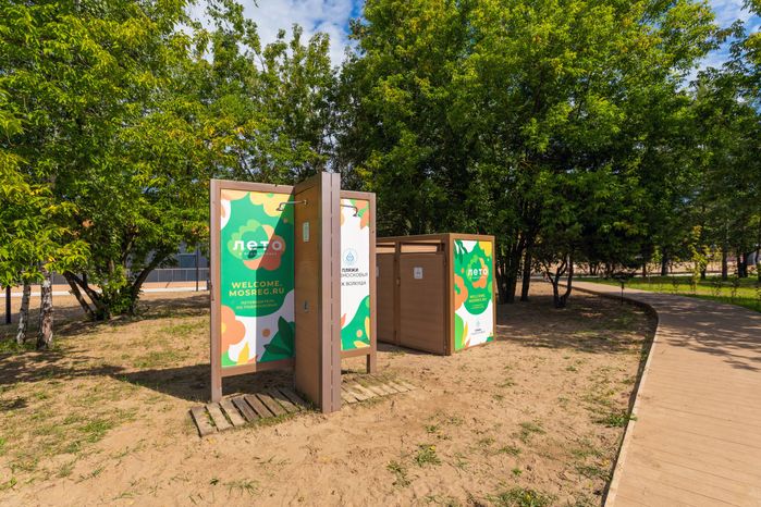 Кабина для переодевания и душ на пляже Волкушинского карьера в Лыткарино