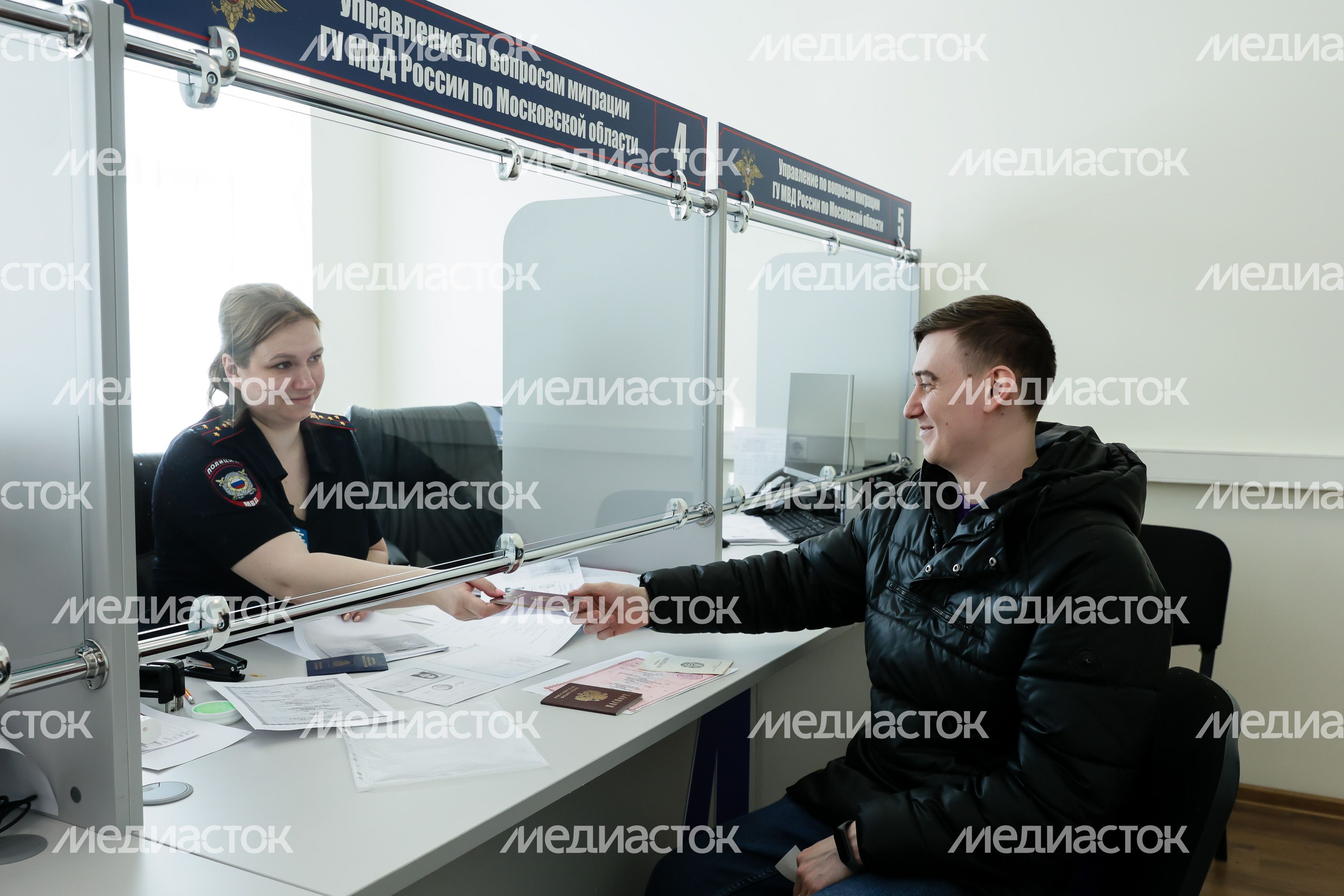 Проверка губернатором Подмосковья работы Консультационного центра по вопросам гражданства
