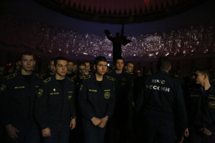 Акция «Знамя Победы» на Поклонной горе в Москве
