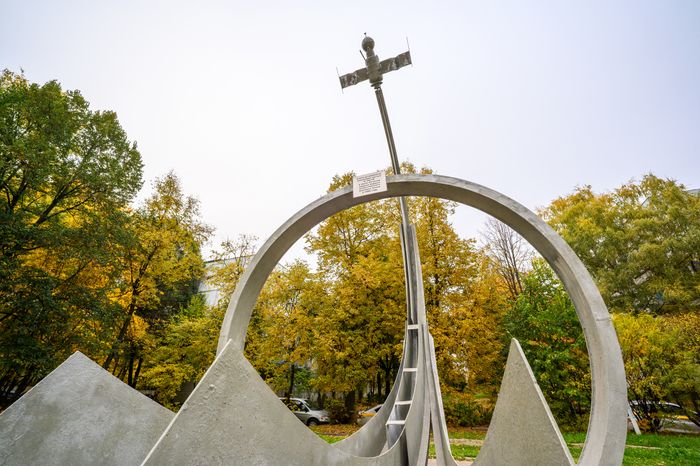 Памятник первому искусственному спутнику Земли в Щелково