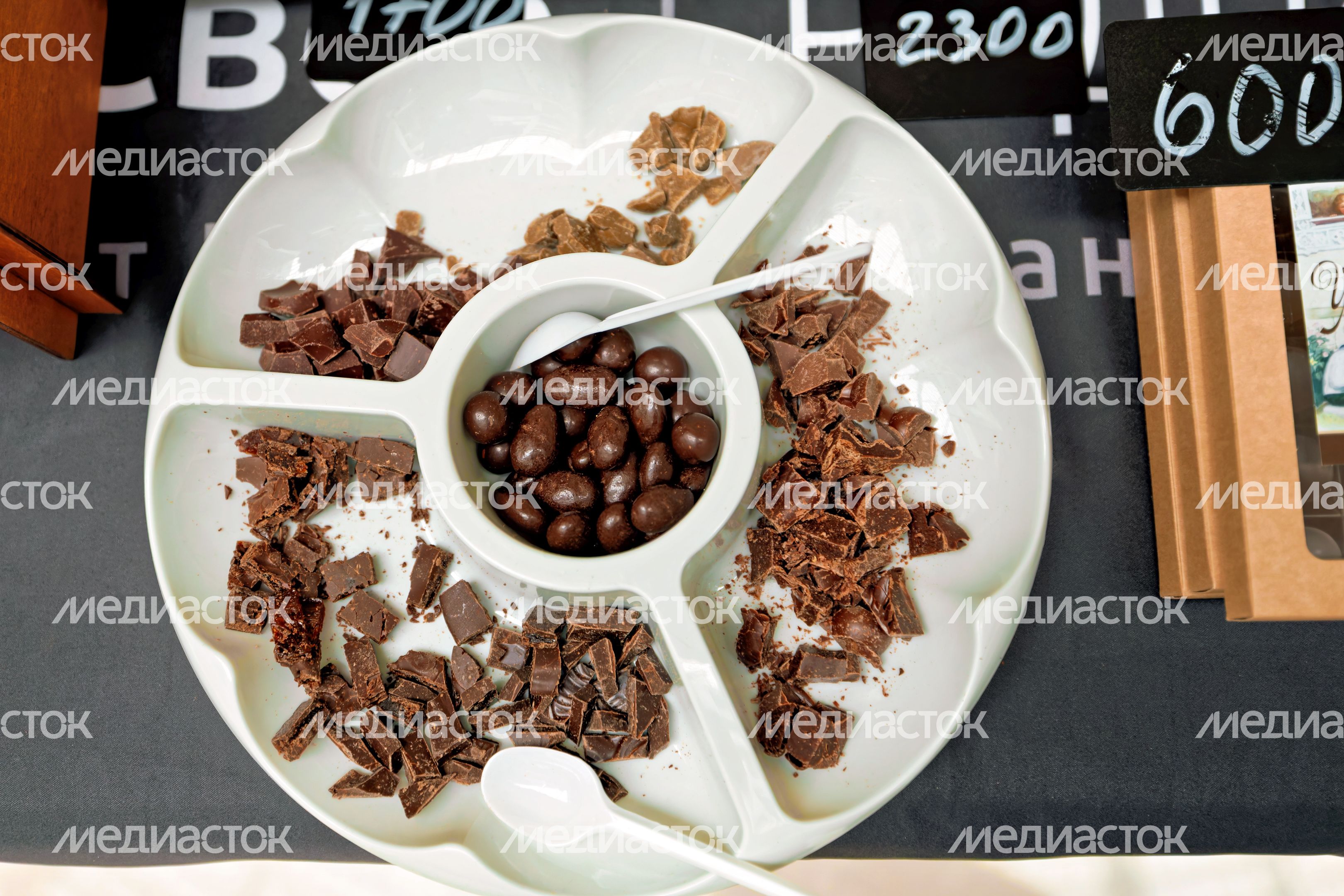 Шоколад ручной работы на ярмарке фермерских продуктов «Вкусная пятница» в Красногорске Шоколад ручной работы на ярмарке фермерских продуктов «Вкусная пятница» в Красногорске