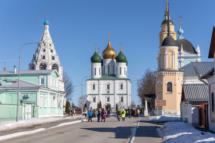 Коломенский кремль. Соборная площадь и Пятницкие ворота