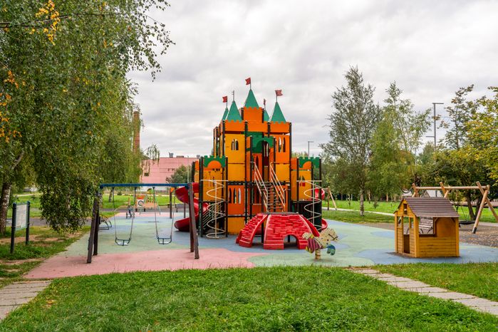 Детская площадка в виде замка в парк Победы Волоколамска