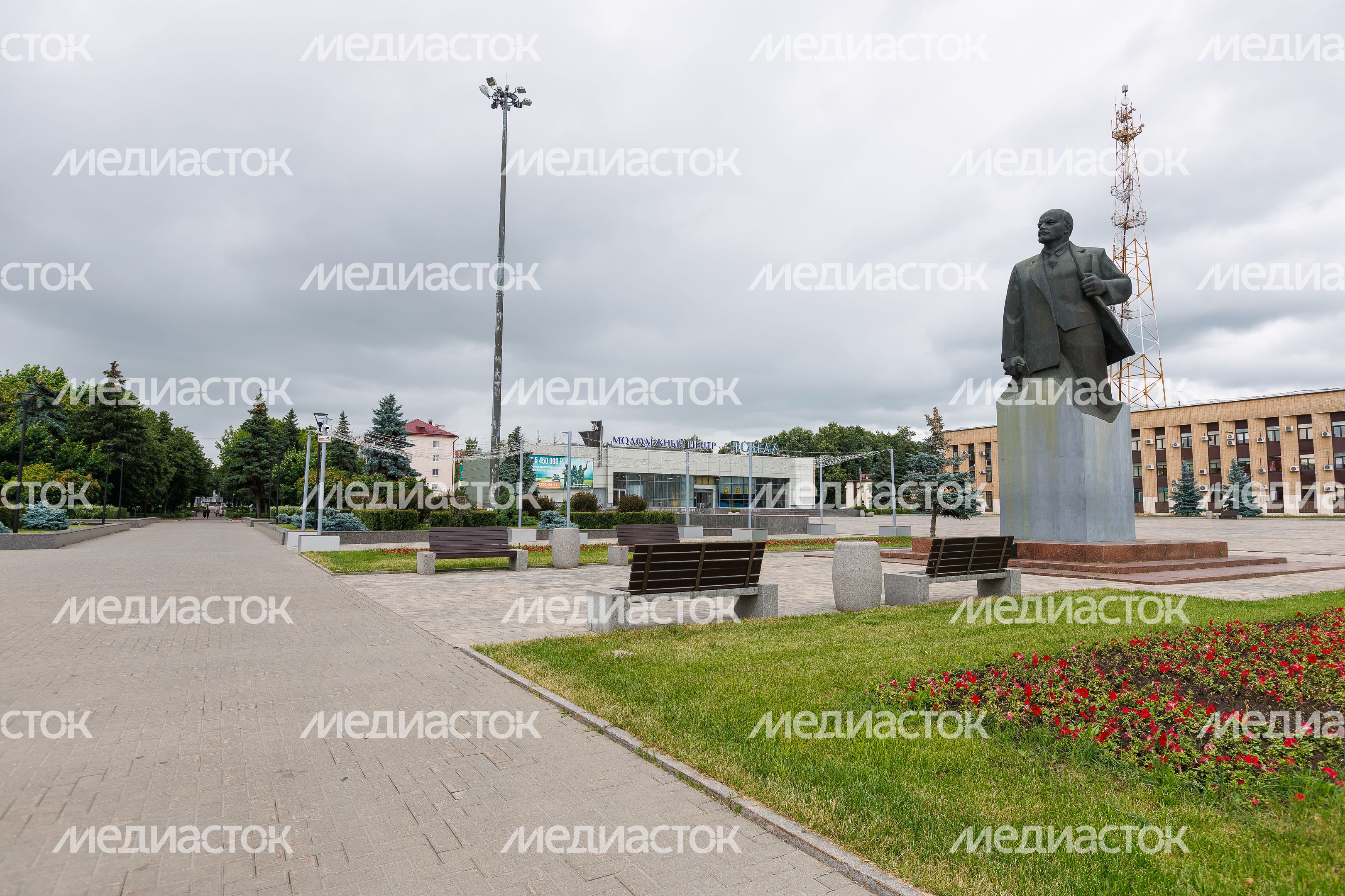 Аллея 30-летия Победы в Великой Отечественной войне в Домодедово Аллея 30-летия Победы в Великой Отечественной войне в Домодедово