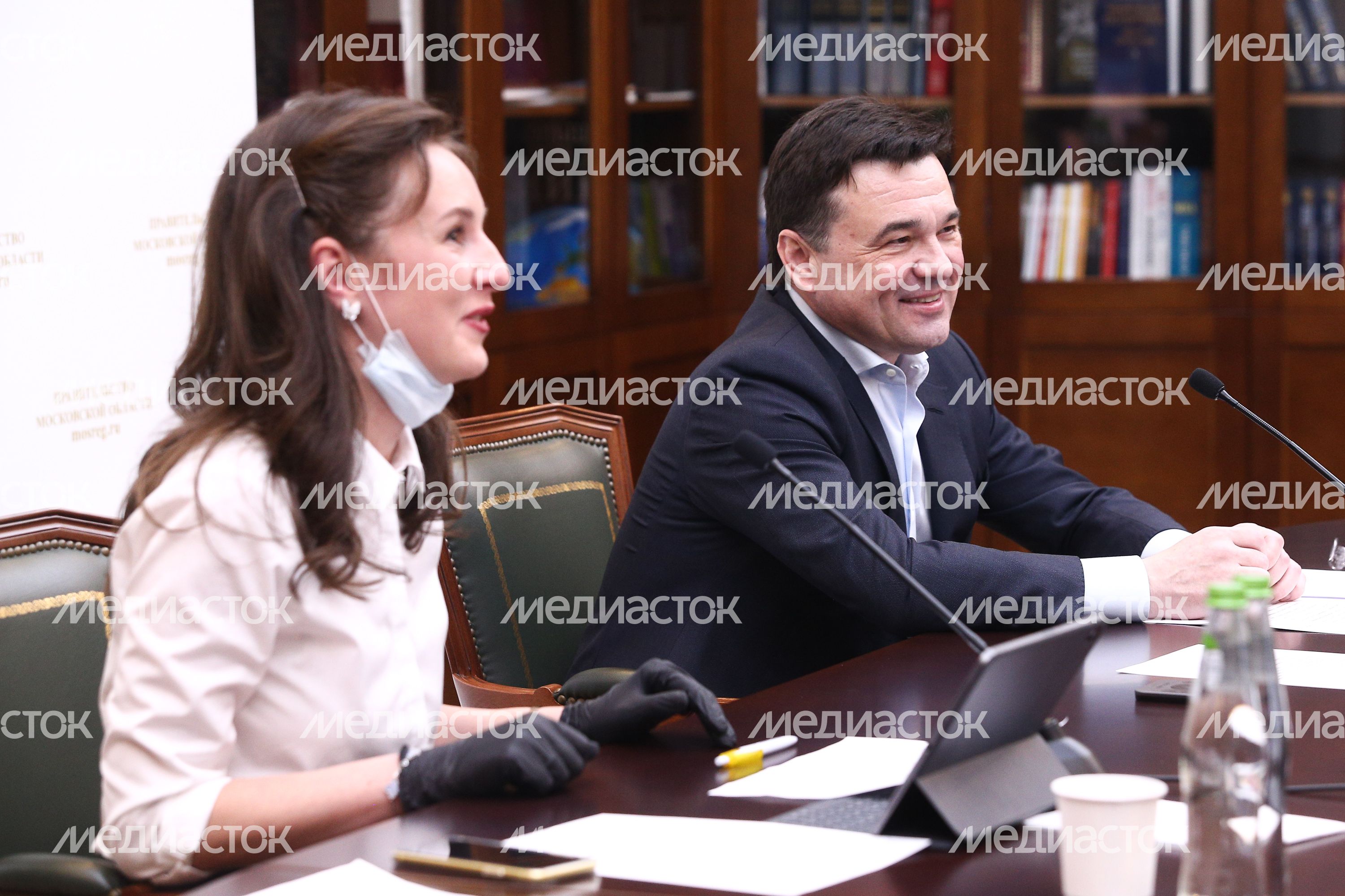 Поздравление губернатором Подмосковья выпускников школ с последним звонком