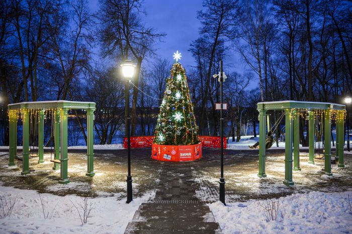 Елка в Раменском городском парке в новогодние праздники