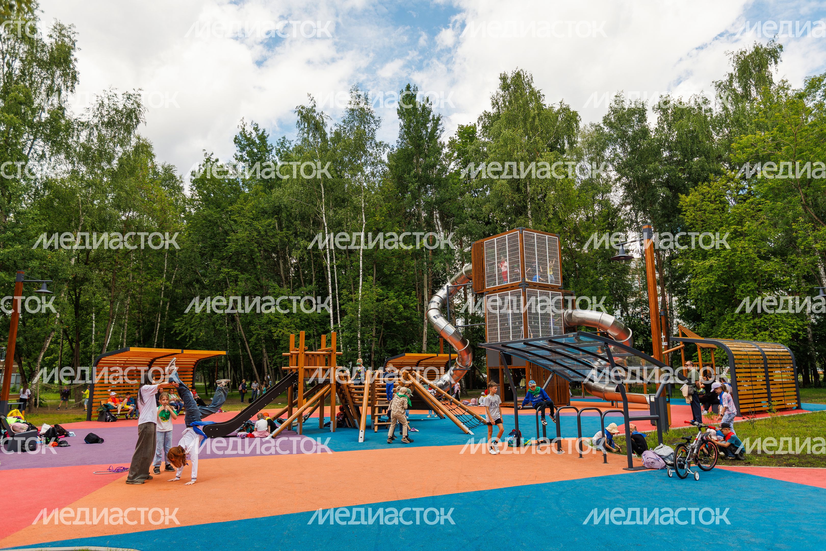 Парк «Папанинская дача» в микрорайоне Юбилейный города Королев