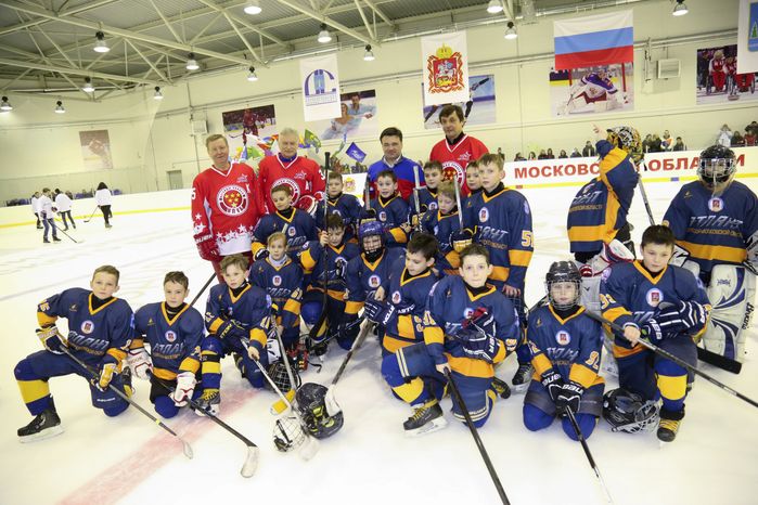 А. Воробьев посетил ледовую арену в Раменском