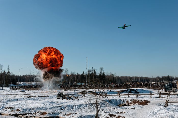 Военно-историческая реконструкция битвы за Сталинград у храма ВС РФ в Кубинке