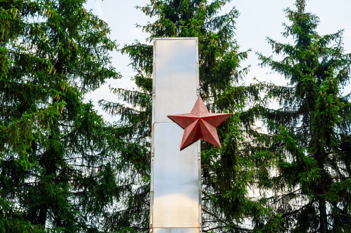 Стела памяти павших воинов в поселке Вешки округа Мытищи