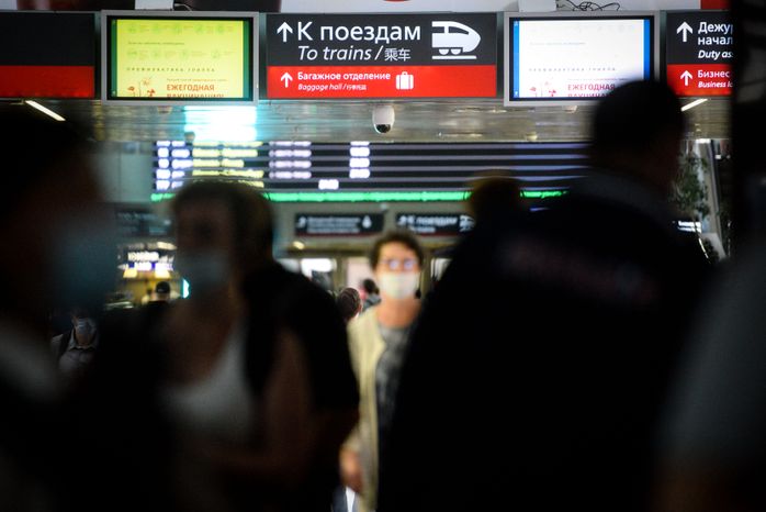 Выступление артистов музыкального театра «Геликон-опера» на Ленинградском вокзале в Москве
