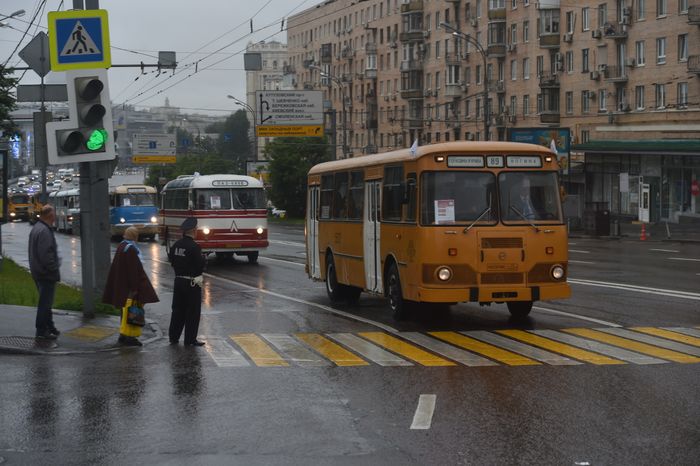Выставка ретротехники ко Дню московского транспорта