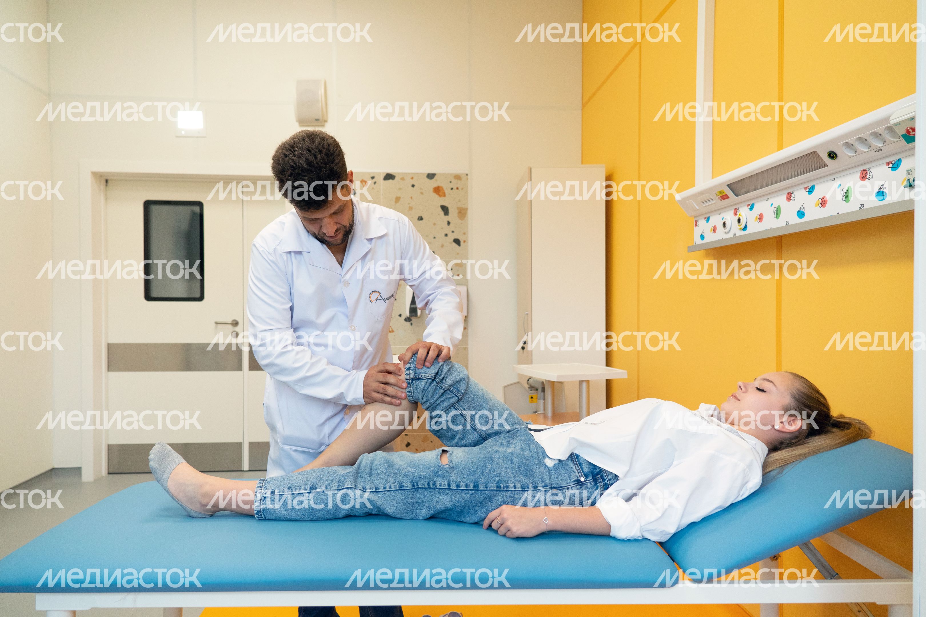 Дети на приеме у врачей в Детском клиническом центре имени Л.М. Рошаля Дети на приеме у врачей в Детском клиническом центре имени Л.М. Рошаля