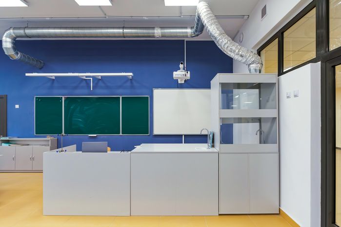 Кабинет физики в новом корпусе школы №15 в ЖК «Героев» в Балашихе
