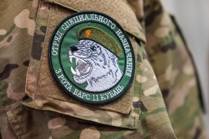 Вручение добровольцам отряда БАРС медалей "За храбрость" II степени