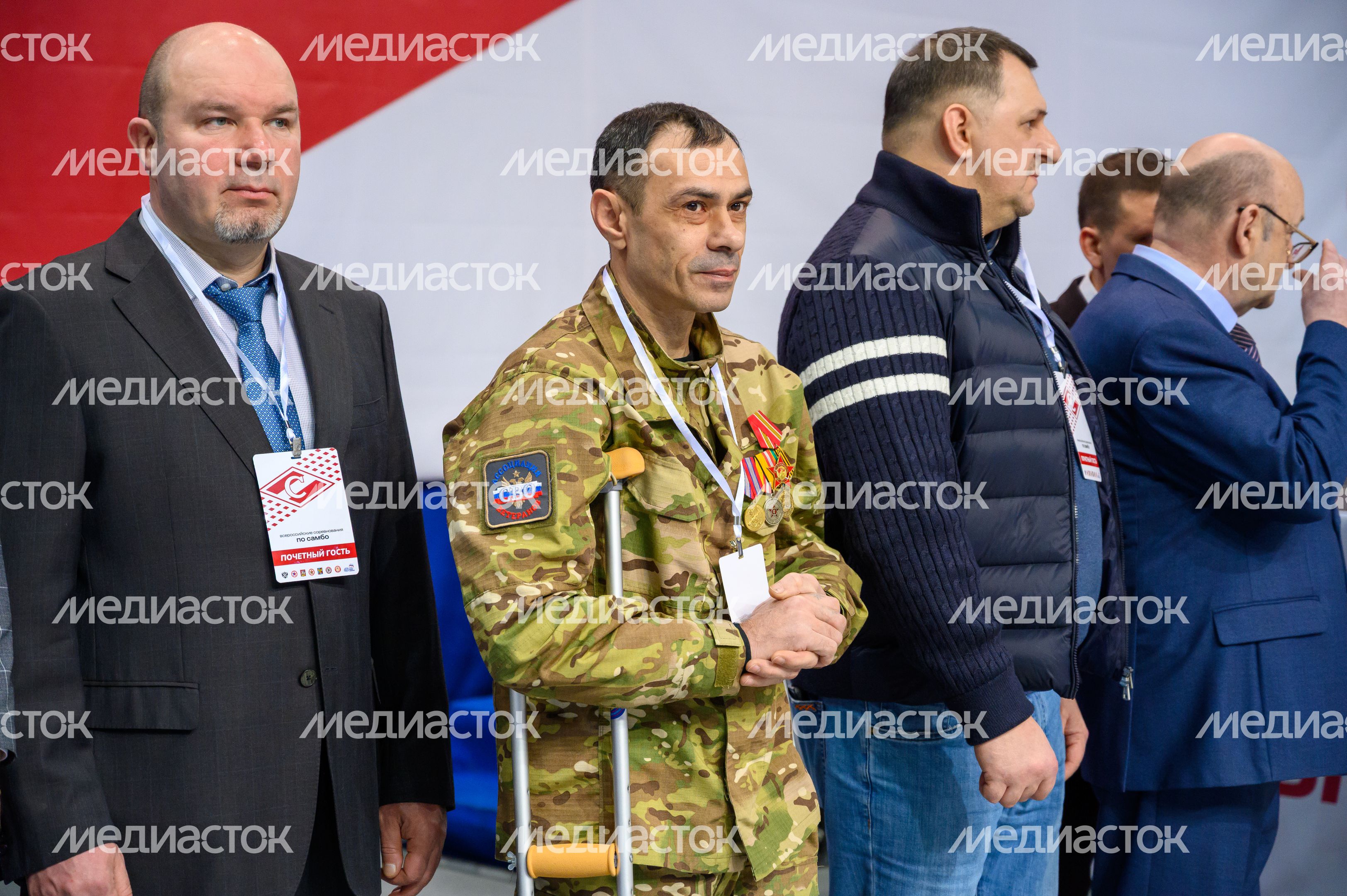 Почетные гости на открытии Всероссийских соревнований по самбо среди юношей и девушек в Люберцах Почетные гости на открытии Всероссийских соревнований по самбо среди юношей и девушек в Люберцах