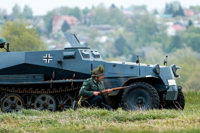 XIX Военно-исторический фестиваль "Огненная дуга" в Ступино