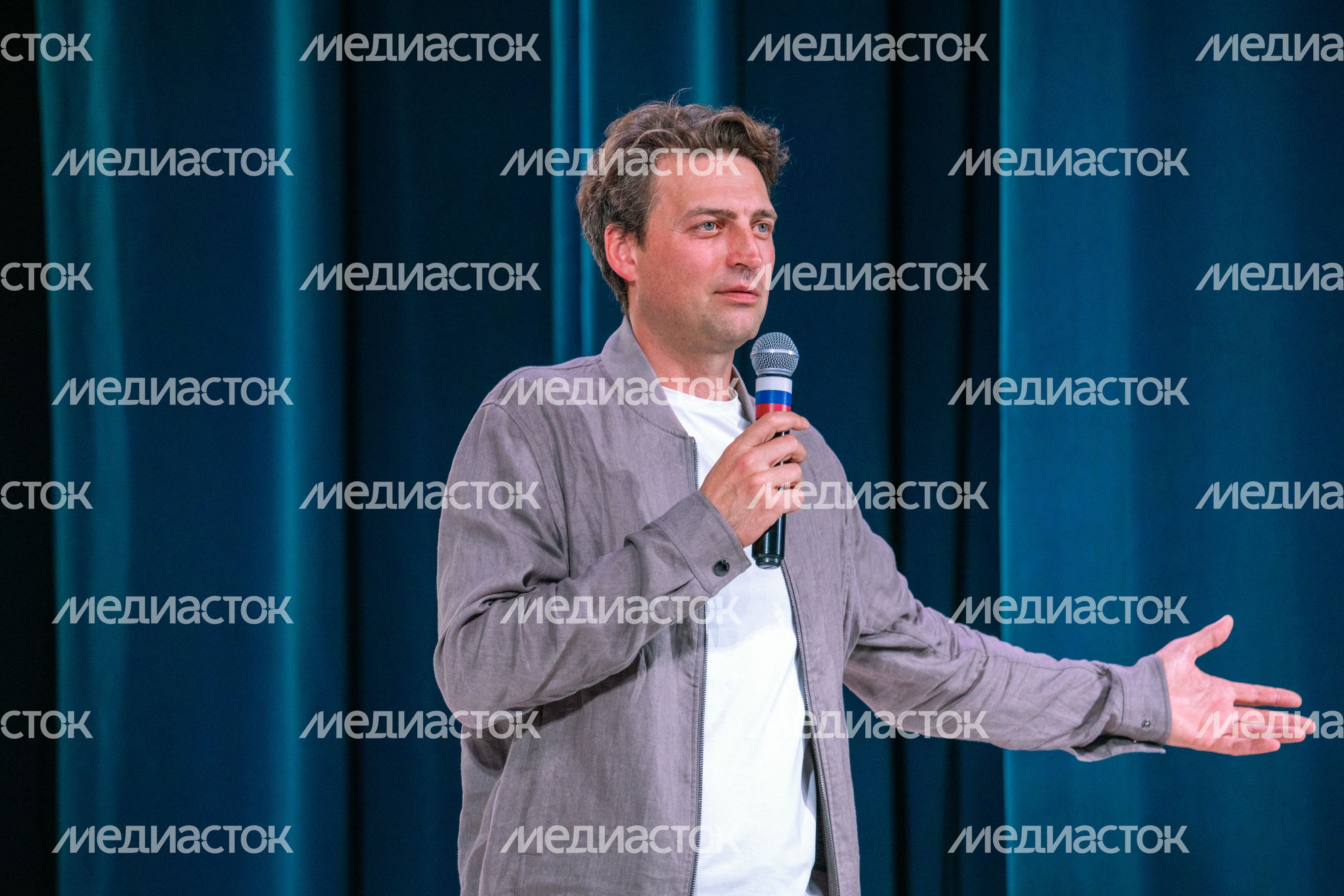 Творческая встреча с актером Иваном Колесниковым на кинофестивале «Движение по вертикали» в Дмитрове Творческая встреча с актером Иваном Колесниковым на кинофестивале «Движение по вертикали» в Дмитрове