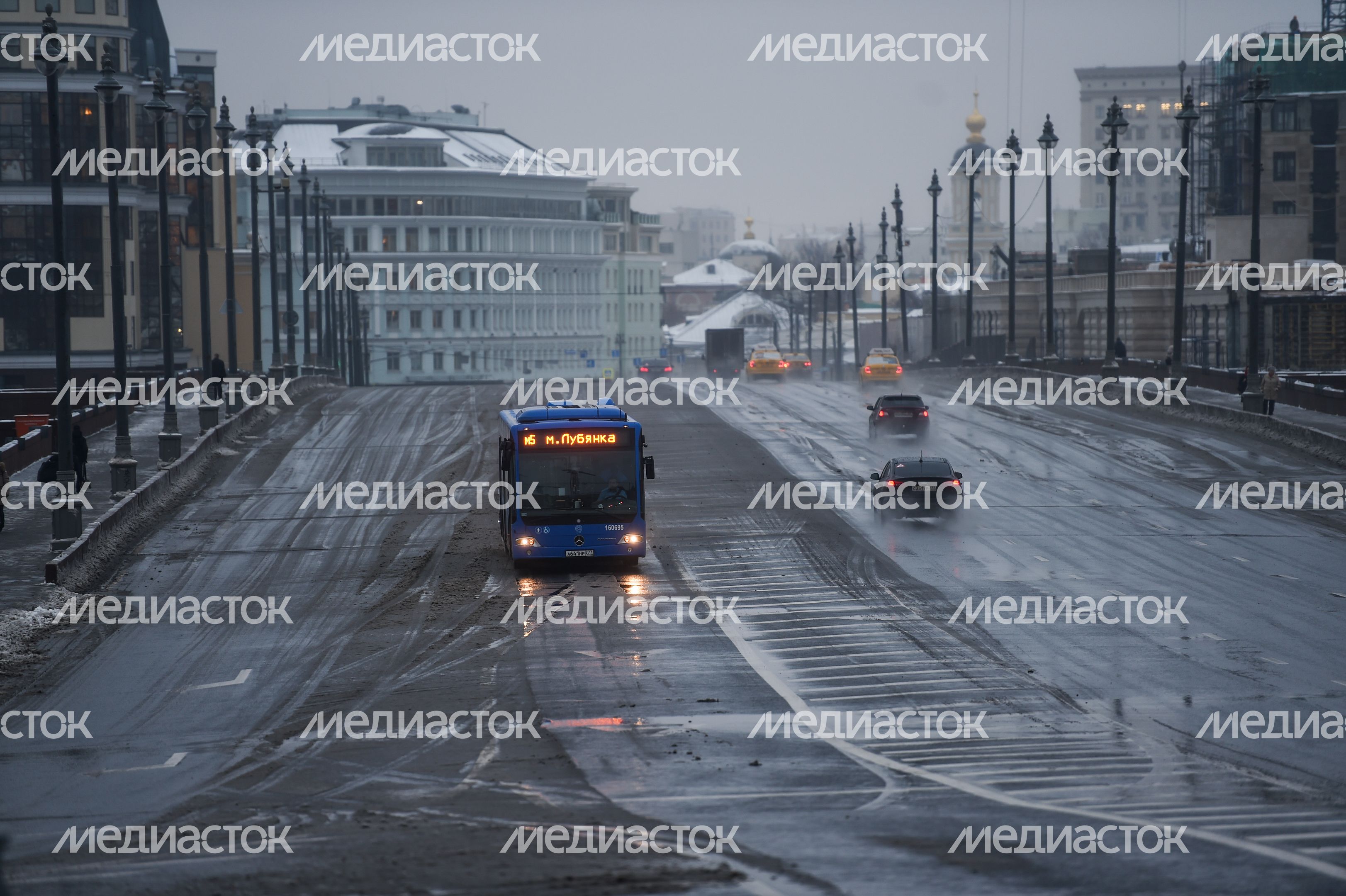 Последстивя сильного снегопада в Москве