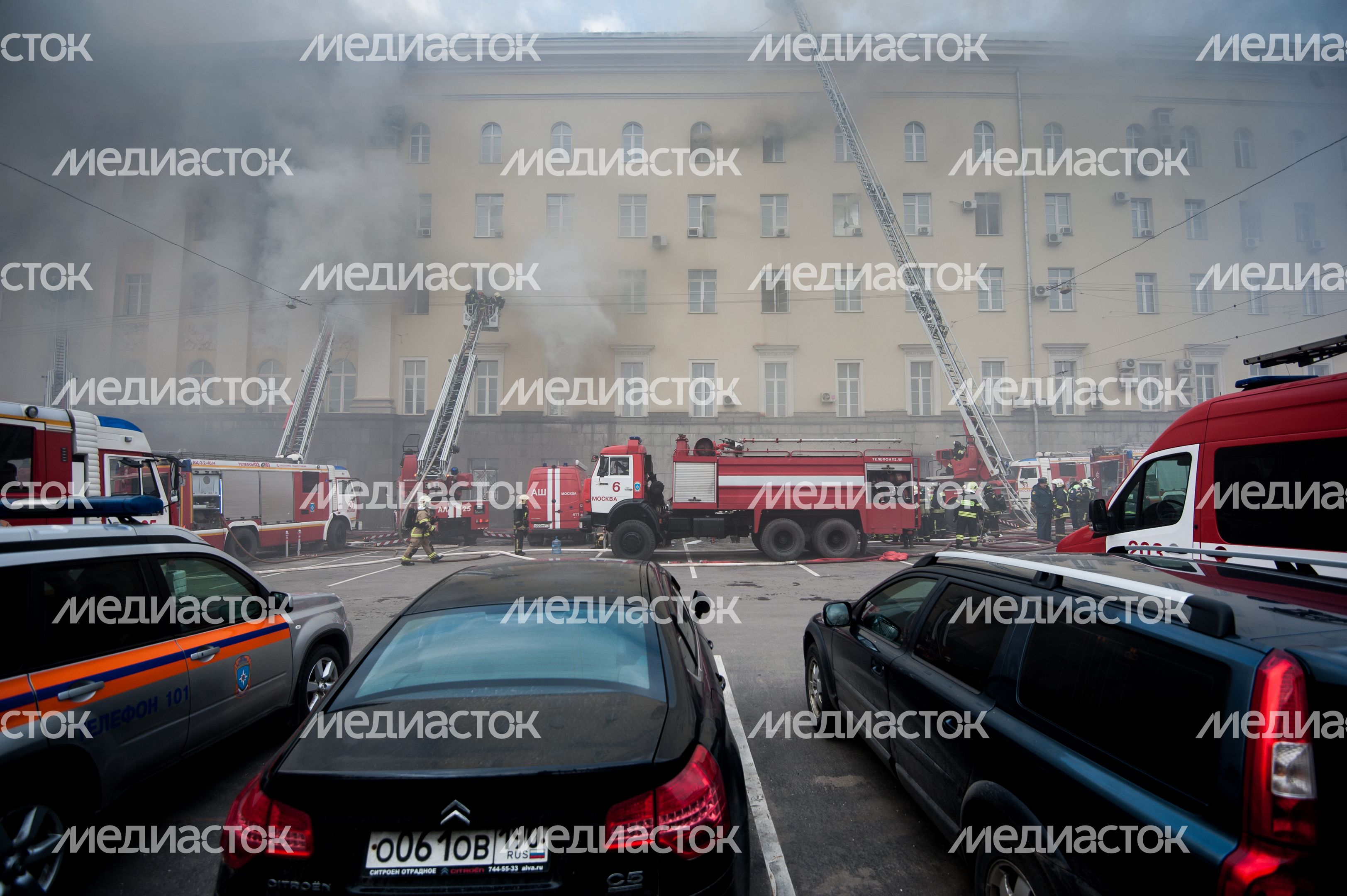 Пожар в здании Минобороны РФ в Москве Пожар в здании Минобороны РФ в Москве