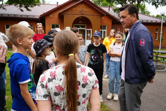 Посещение детей участников СВО в оздоровительном комплексе «Литвиново» Губернатором Подмосковья