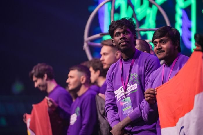Андрей Воробьев дал старт финалу  международного чемпионата «Битва роботов»