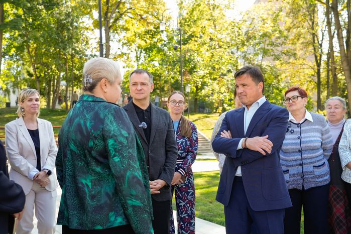 Андрей Воробьев и Владимир Мединский открыли новый сквер в усадьбе "Лыткарино"