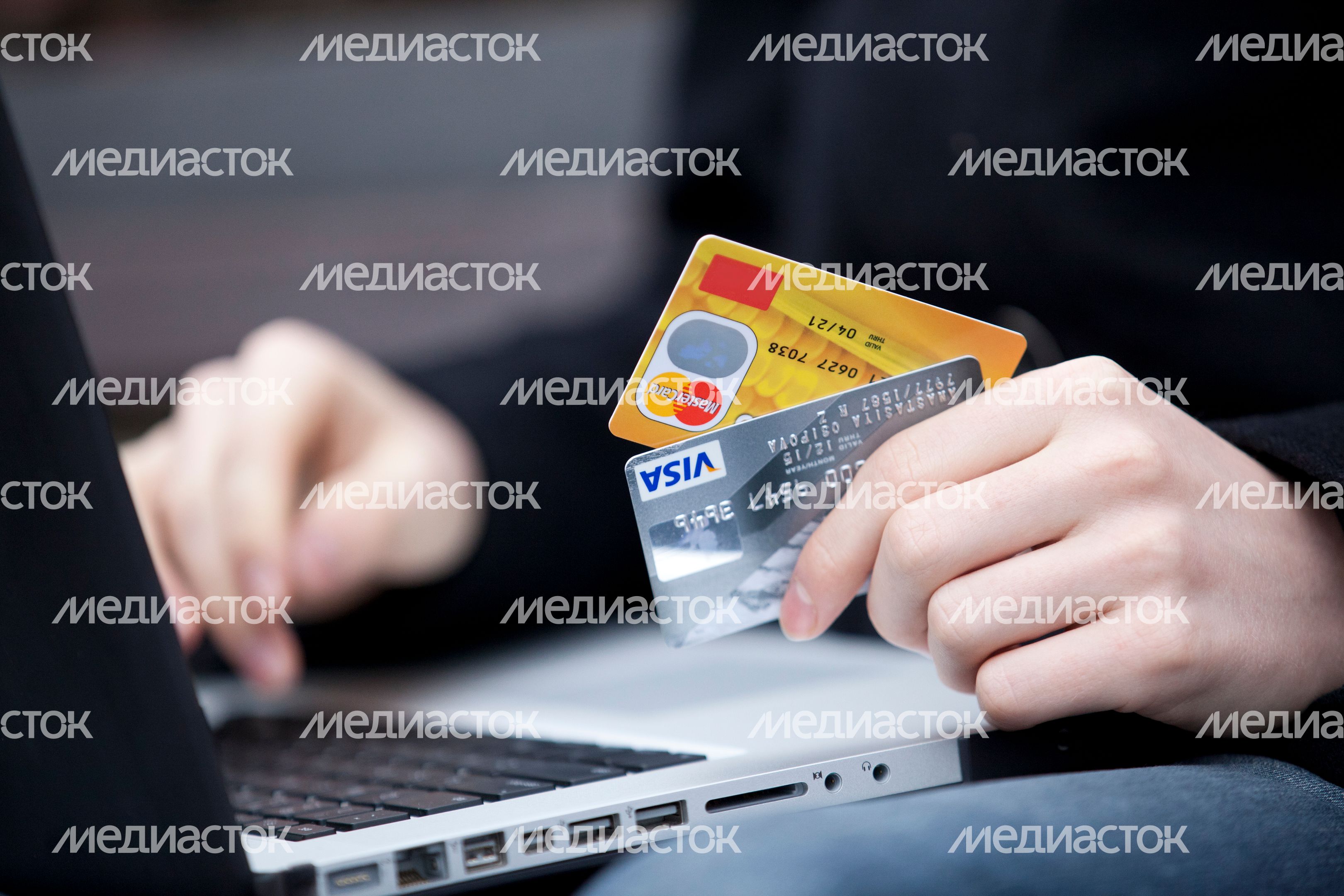 Онлайн-покупка в Интернете Онлайн-покупка в Интернете