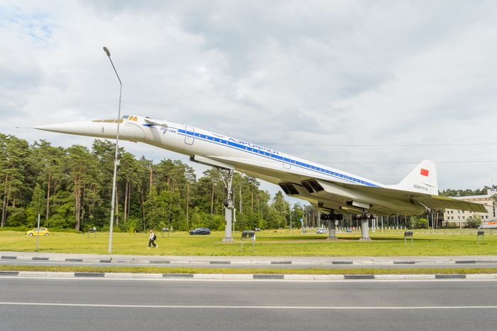 Памятник Ту-144