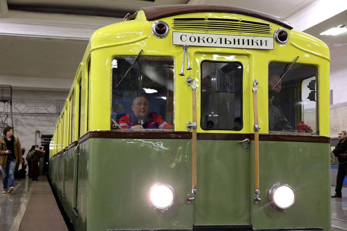 «Экскурсия в прошлое» в Московском метрополитене