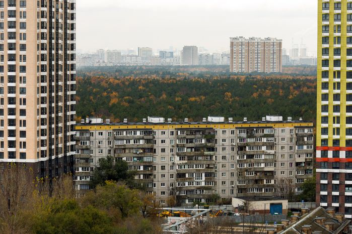 Вид сверху на город Котельники осенью