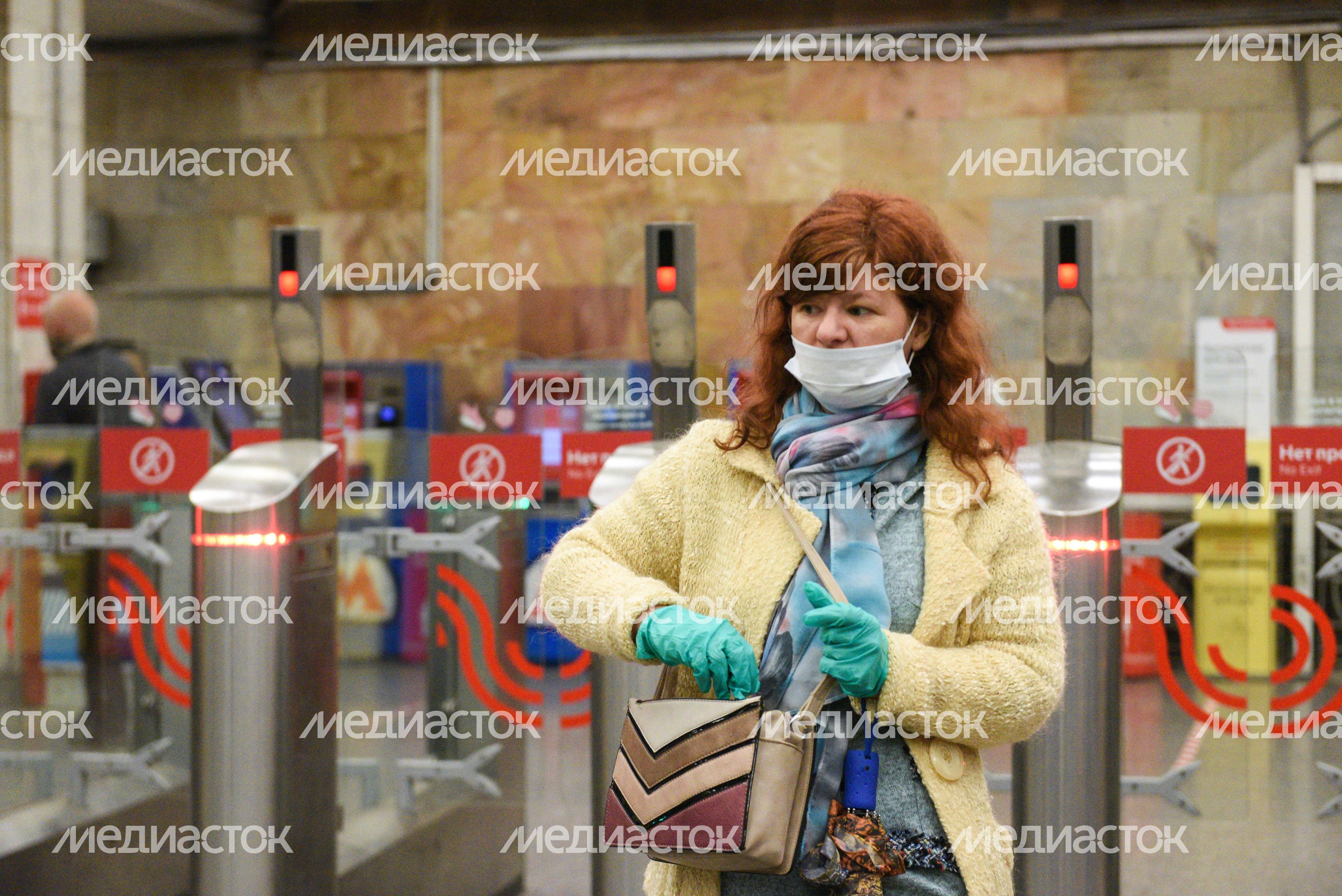 Проверки соблюдения масочно-перчаточного режима в общественном транспорте в Москве
