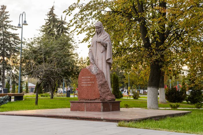 Бронницы. Памятник Матерям и вдовам защитников Отечества