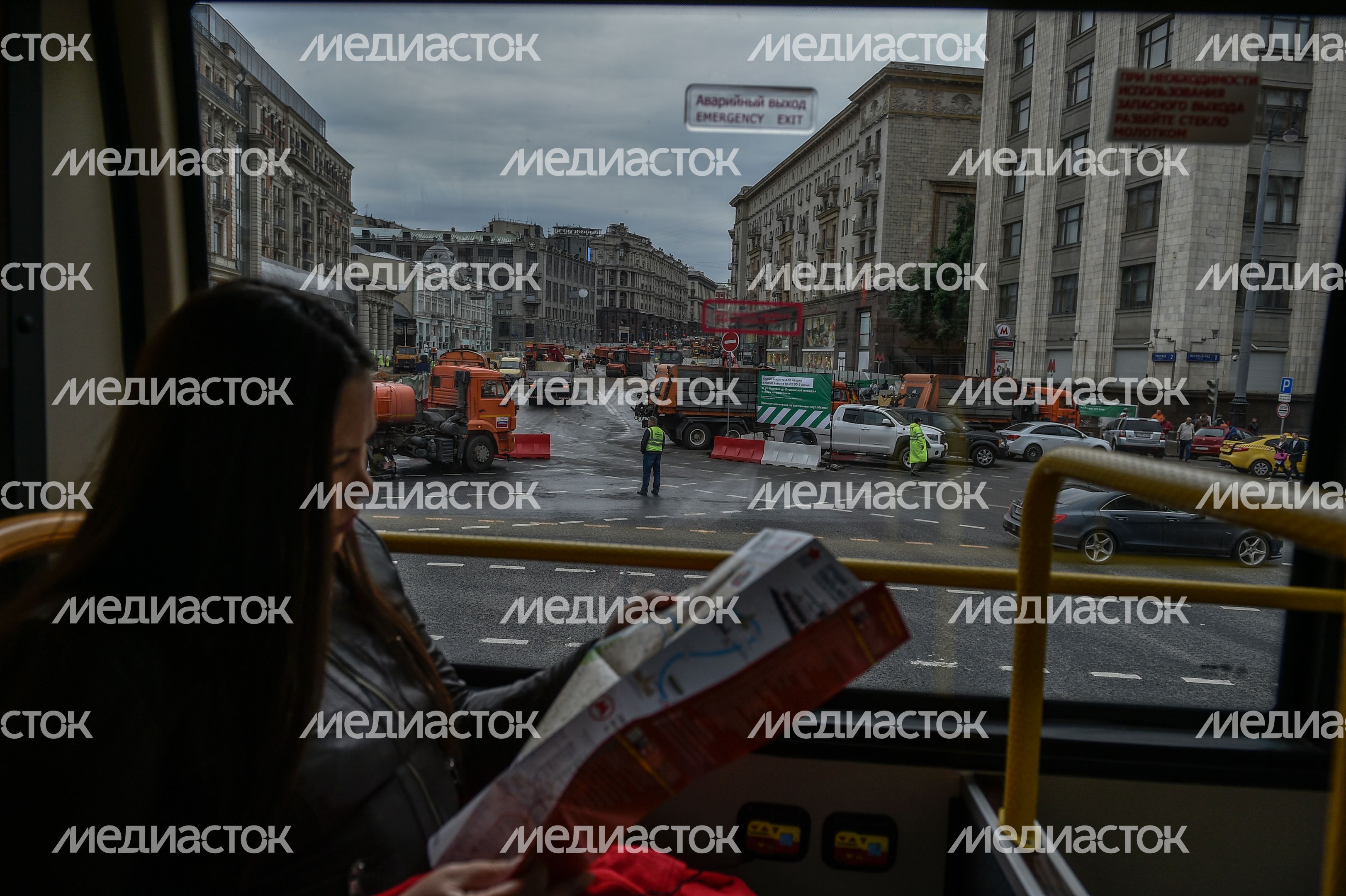 Дорожные работы на Тверской улице в Москве
