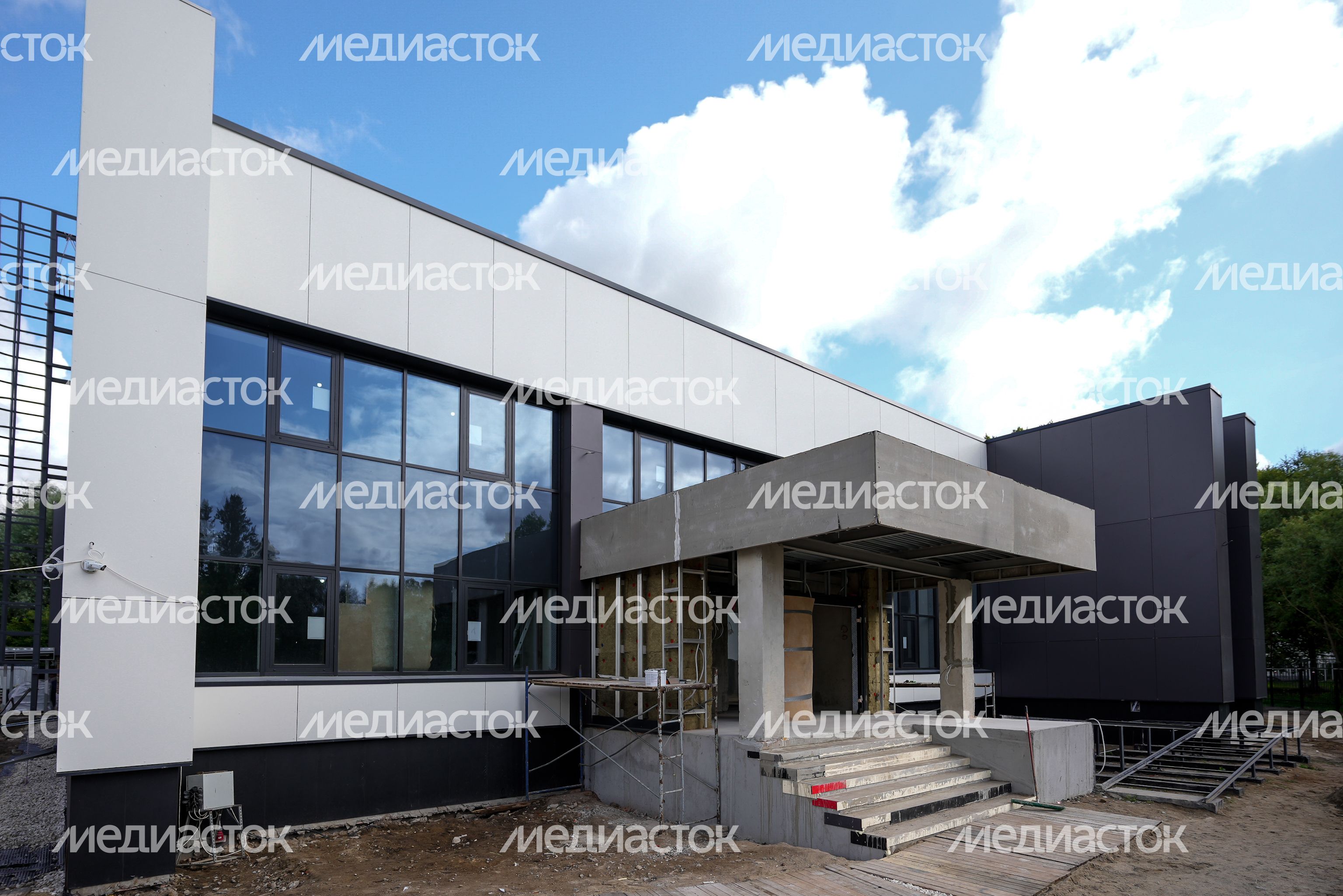 Реконструкция спортивной школы "Феникс" в Ликино-Дулеве