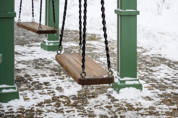 Качели в Раменском городском парке в новогодние праздники