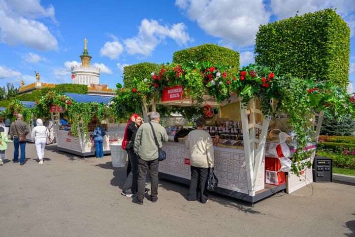 Ярмарка продуктов питания, произведенных в Подмосковье, на гастрономическом фестивале «Вкусы России» 2026 на ВДНХ